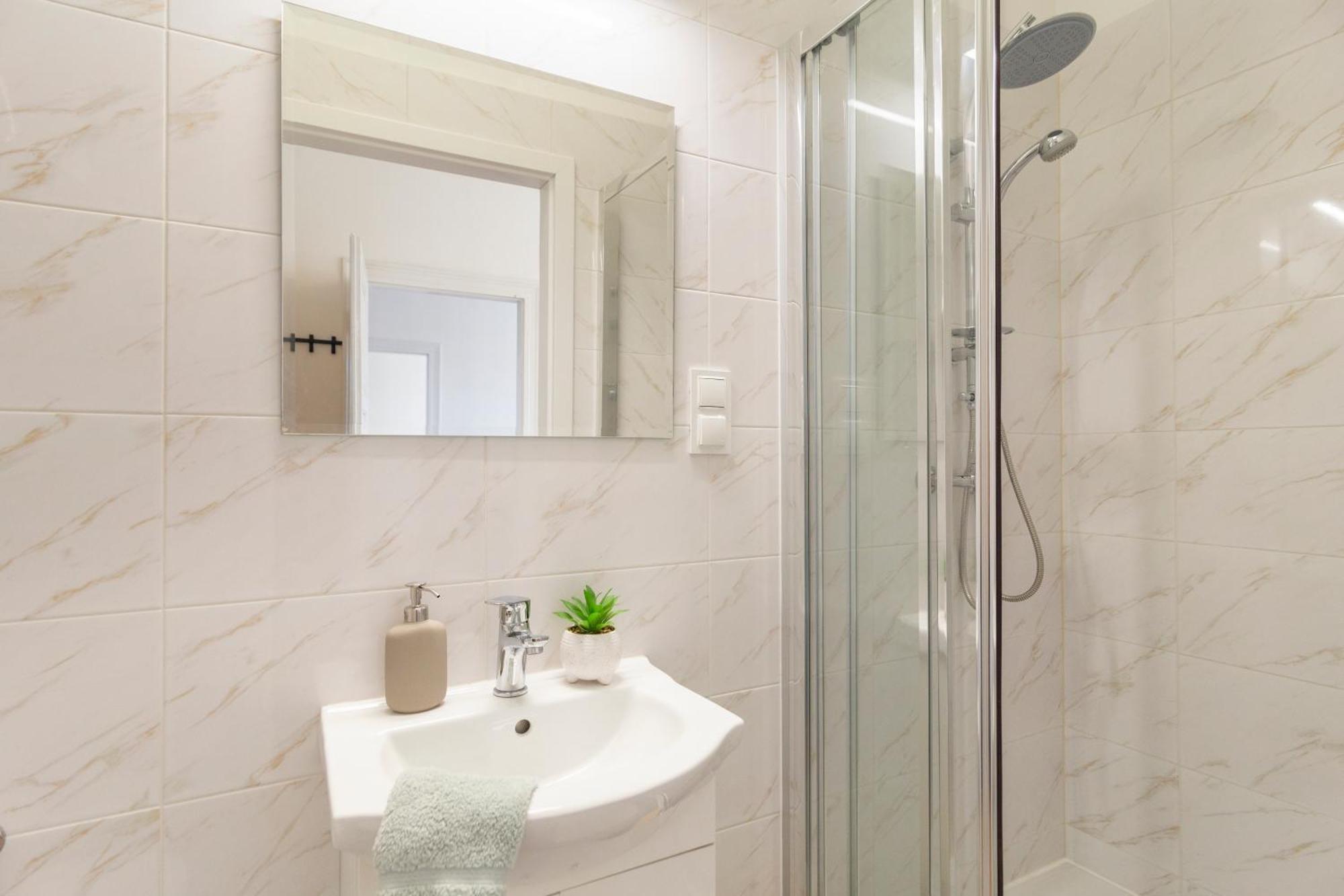 Apartament Alma In Cracow! 2 By The Gate To Old Town Kraków